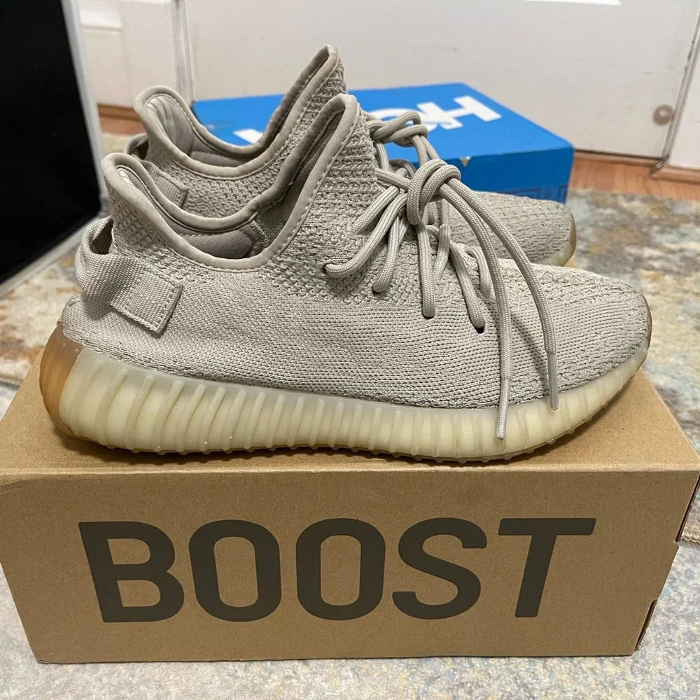 EUC Men’s Size 8.5 (Euro Sz 42) Yeezy Boost 350 V2 Sneakers In Sesame Color - Picture 9 of 17